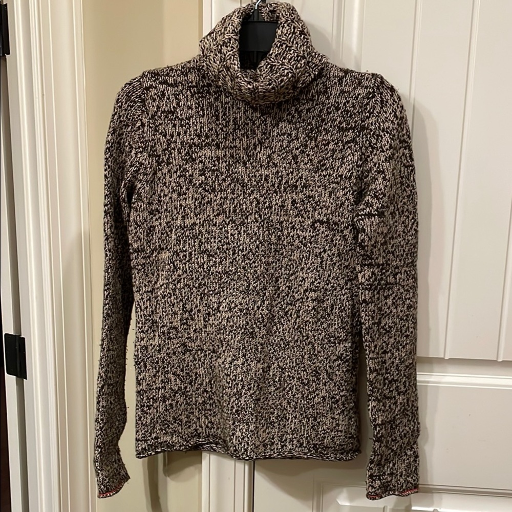 Gap turtleneck sweater